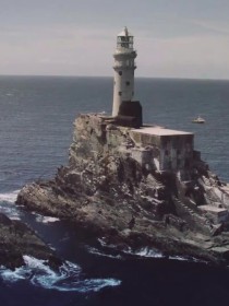 海上的孤灯_孤岛上的灯塔