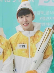 [林孝埈]:林孝埈（男主）1996年5月29日出生于韩国大邱，现中国短道速滑运动员。曾获得过2019_林孝埈：好好学习天天向上